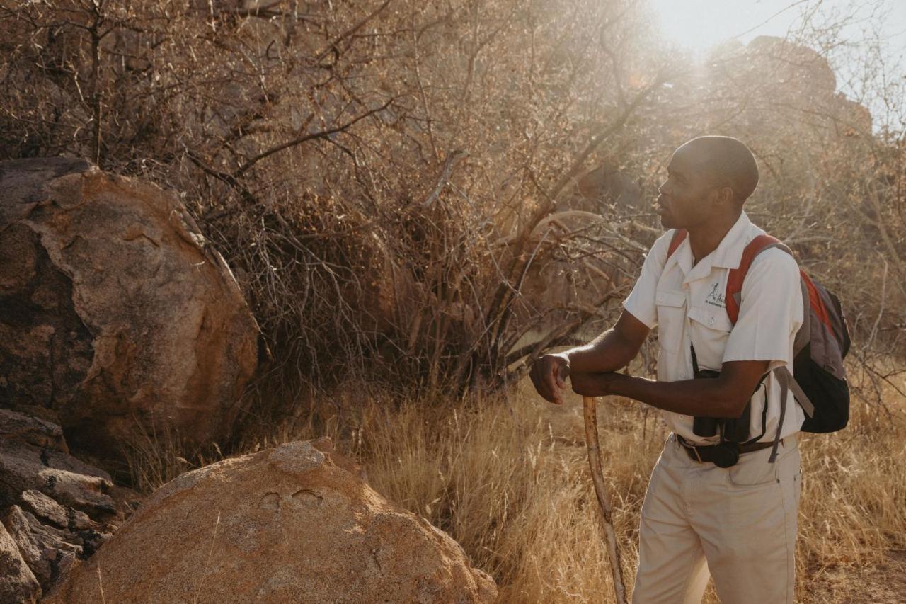 Ai Aiba - The Rock Painting Lodge Omaruru Exterior photo