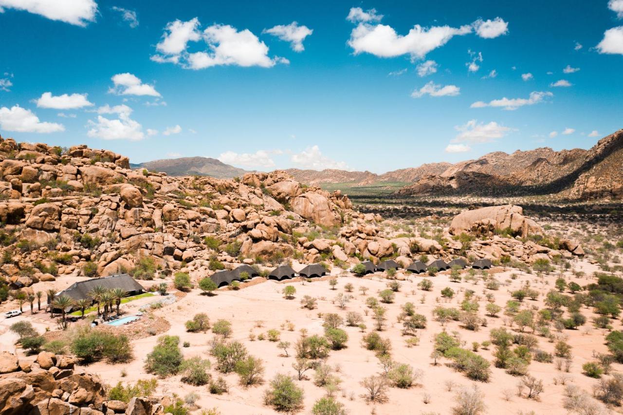 Ai Aiba - The Rock Painting Lodge Omaruru Exterior photo