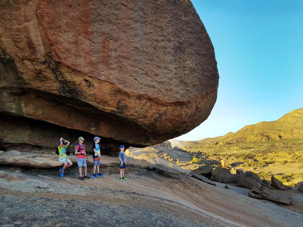Ai Aiba - The Rock Painting Lodge Omaruru Exterior photo